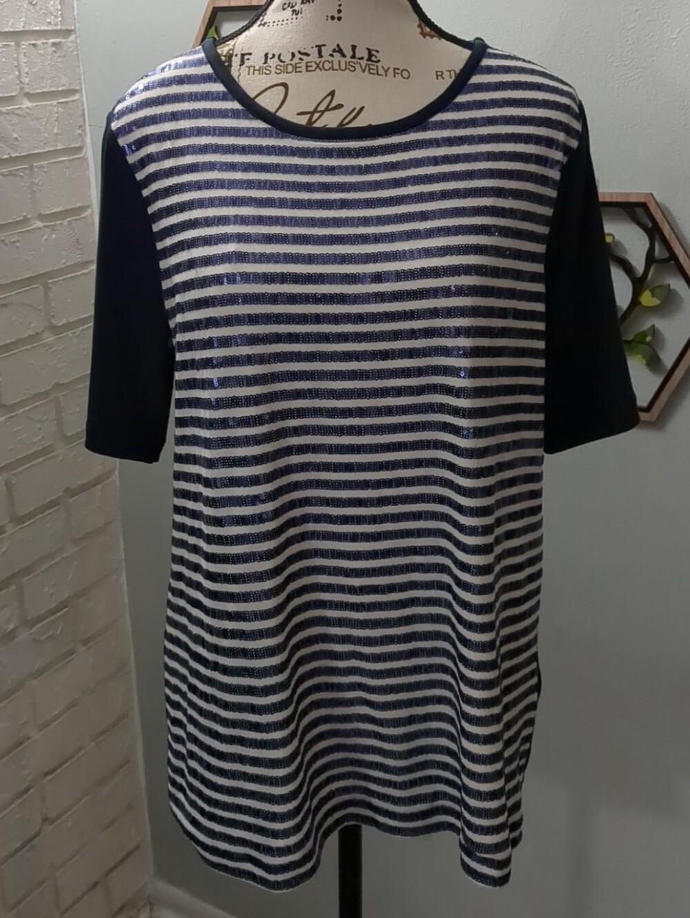 **3/$10** Tommy Hilfiger Top Size Large